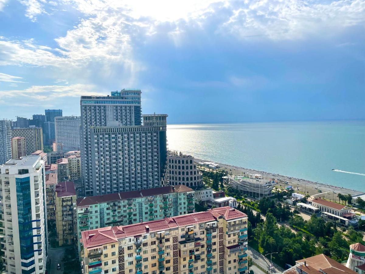 Hellobatumi Aparthotel Exterior photo