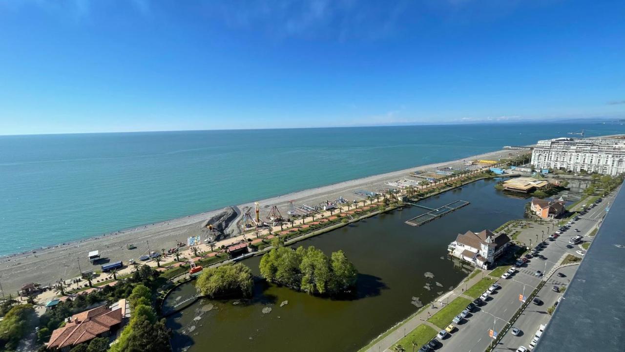 Hellobatumi Aparthotel Exterior photo