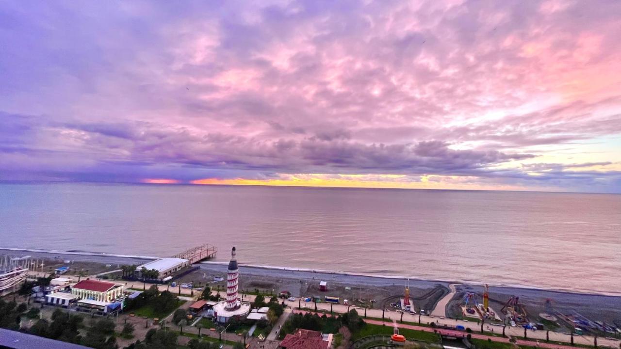 Hellobatumi Aparthotel Exterior photo