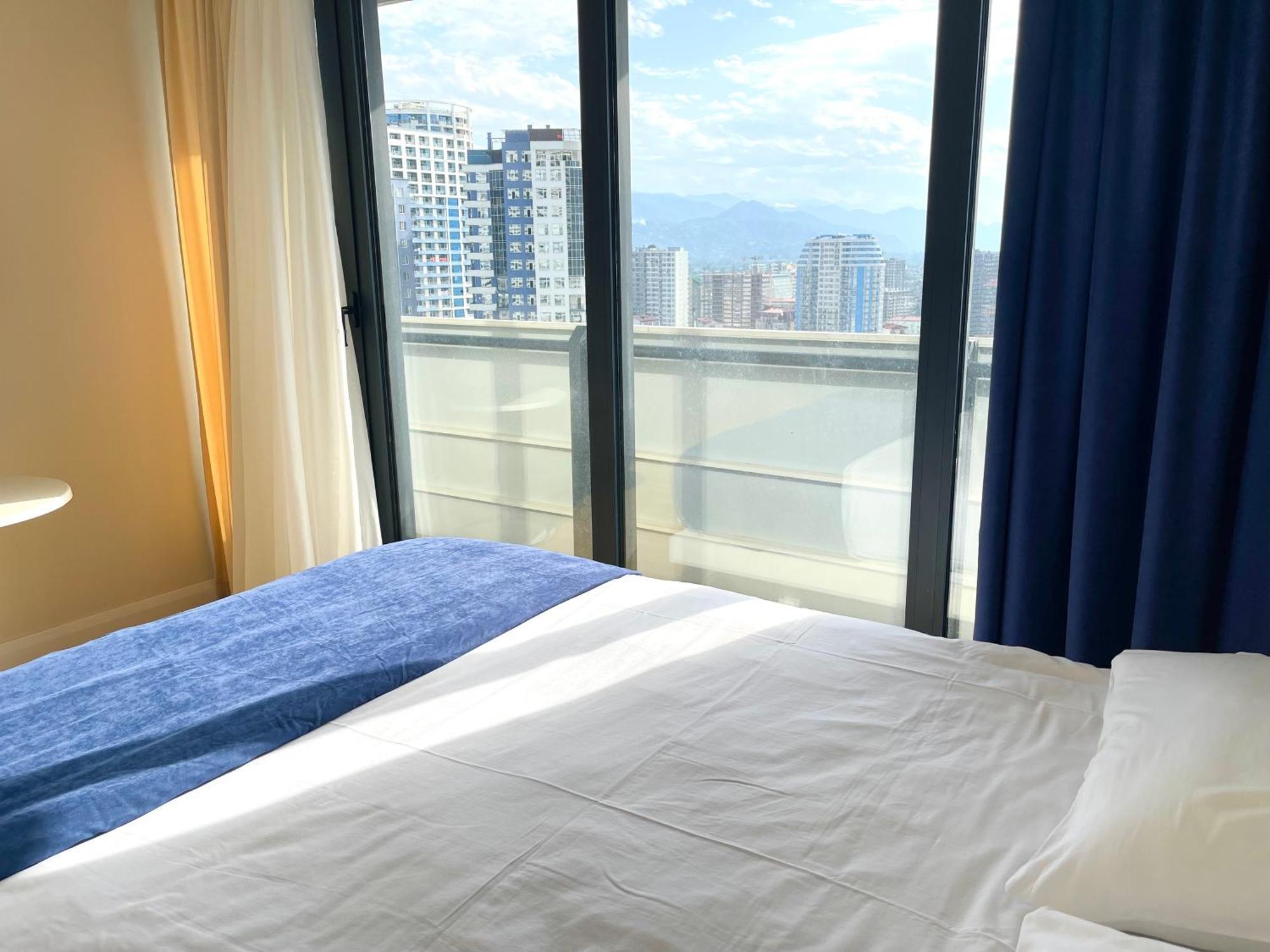 Hellobatumi Aparthotel Exterior photo